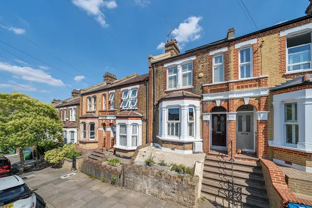 Olven Road, SE18, photo 1