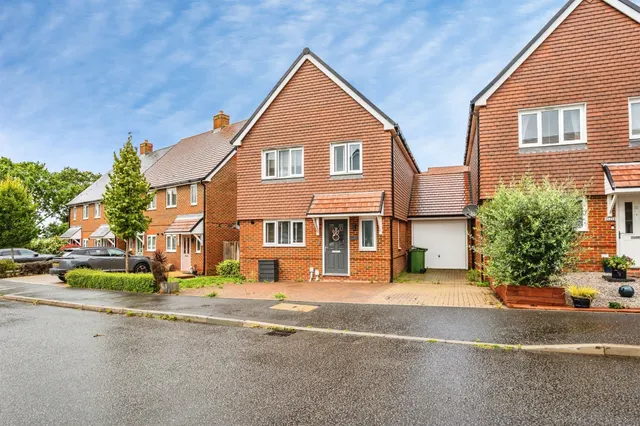 Meadowsweet Lane, Stone Cross, BN24, photo 1