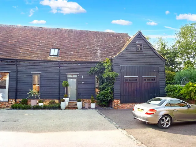 Dunwich Farm, Stevenage, SG1, photo 1