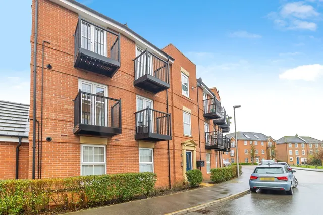 Summerlin Drive, Woburn Sands, Milton Keynes, photo 1