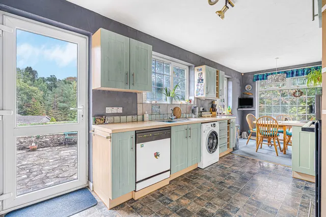 Sandrock Hill Road, Wrecclesham, GU10, photo 3