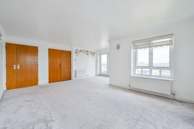 22 Finch Lodge, Admiral Walk, London, photo 1