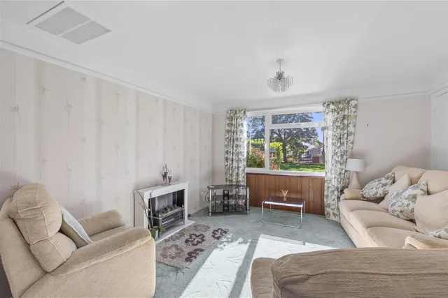 Hithercroft Road, High Wycombe, HP13, photo 3