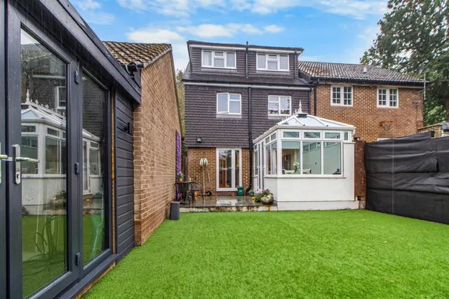 Springfield, East Grinstead, RH19, photo 3