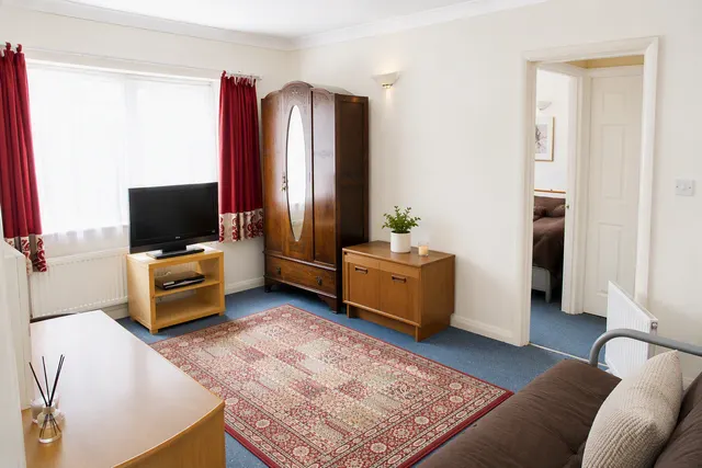 Photo 3 — Greenford Road, Greenford, UB6