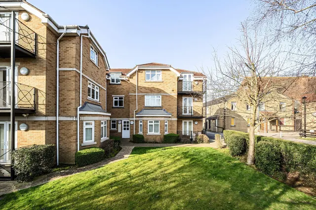Northwood, HA6, photo 1