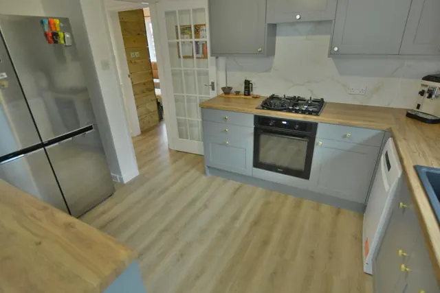 Hull Crescent, Bearwood, BH11, photo 3