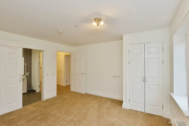 Photo 2 — Westbury Lane, Newport Pagnell