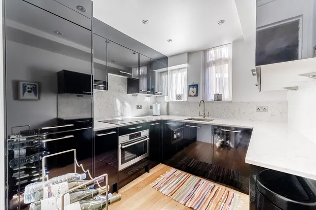 1a Melton Court, Onslow Crescent, London, photo 1