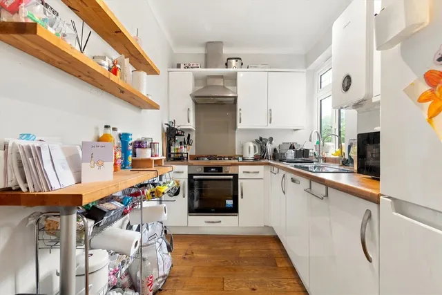 Queens Road, TW11, photo 2