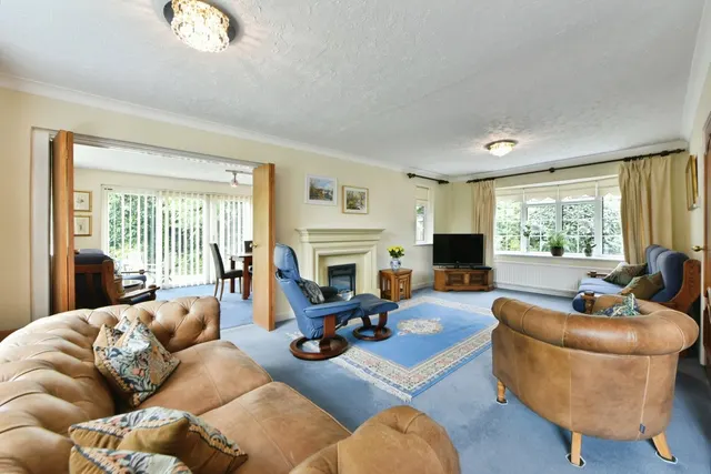 Photo 3 — Meadow Close, Whaley Bridge, High Peak, Derbyshire, SK23