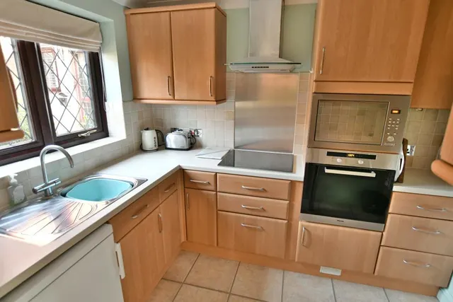 Lewens Close, Wimborne, BH21, photo 3