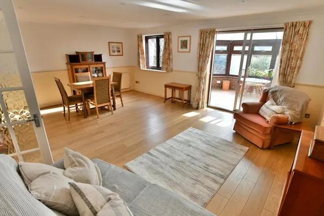 Lewens Close, Wimborne, BH21, photo 2