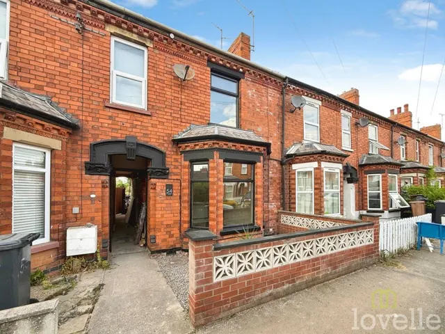 St. Catherines Grove, Lincoln, LN5, photo 1