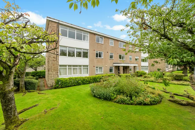 Kirkvale Drive, Newton Mearns, photo 1