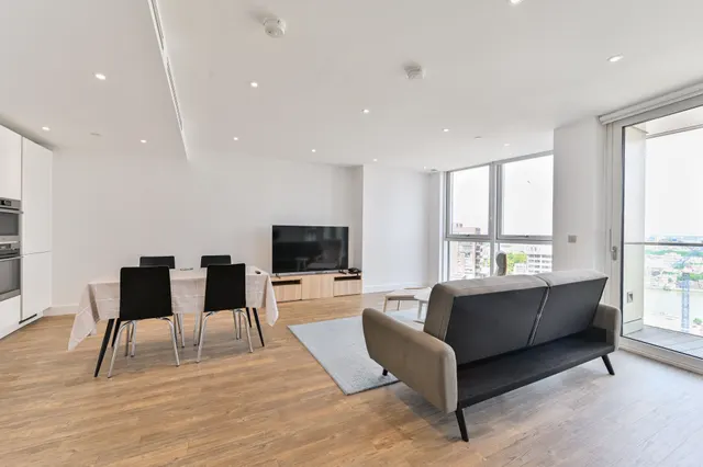 Flat 166, Gladwin Tower, 50 Wandsworth Road, London, photo 1