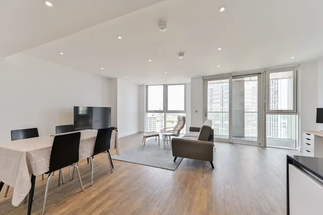 Photo 2 — Flat 166, Gladwin Tower, 50 Wandsworth Road, London