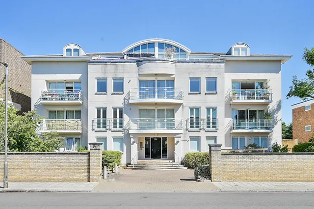Flat 6, 38 Carlton Drive, London, photo 1