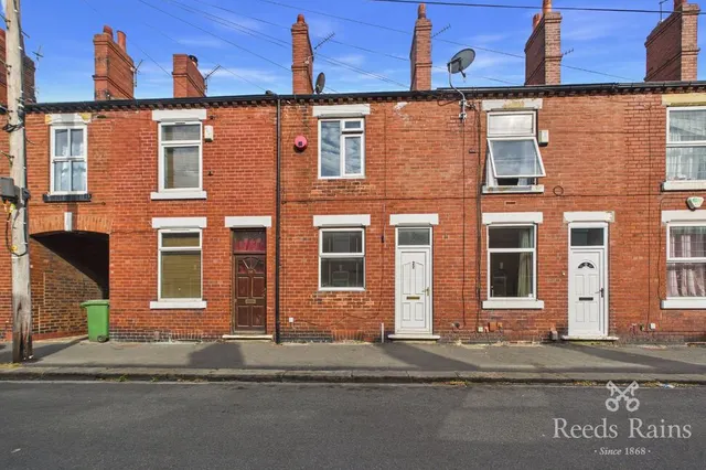Manor Road, Wakefield, WF2, photo 1