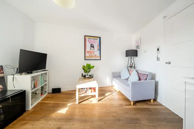 Wendell Road, Hammersmith, W12, photo 2