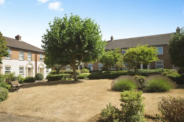 Photo 2 — Eastgate Gardens, Taunton