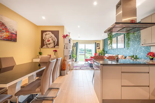 Photo 2 — Flat 3, Quarrion House, 14 Thonrey Close, London