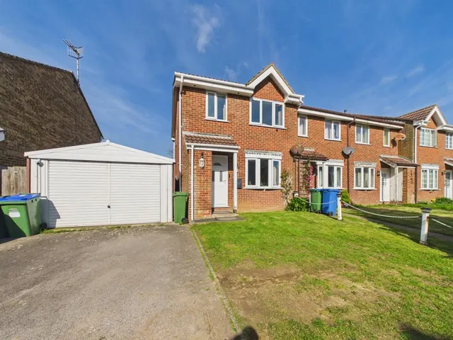 Berry Close, Telscombe Cliffs, BN10, photo 1