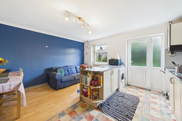 Lisburne Close, Offerton, SK2, photo 3