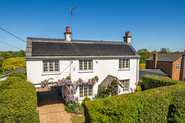 Ballinger Road, South Heath, Great Mi..., photo 1
