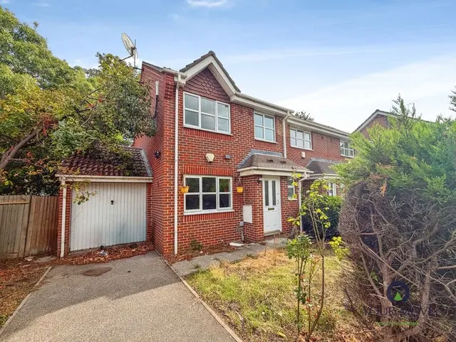 Lowry Close, Erith, DA8, photo 1