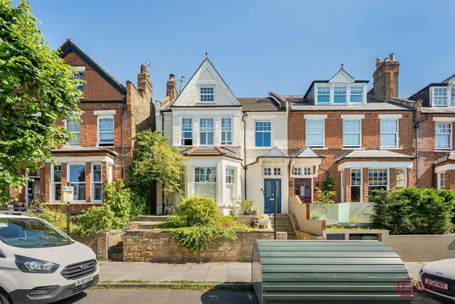 Ridge Road, N8, photo 1