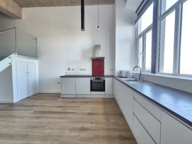 Photo 3 — Flat 24 Metro Court, 150 High Street, West Bromwich, West Midlands, B70 6JJ, UK