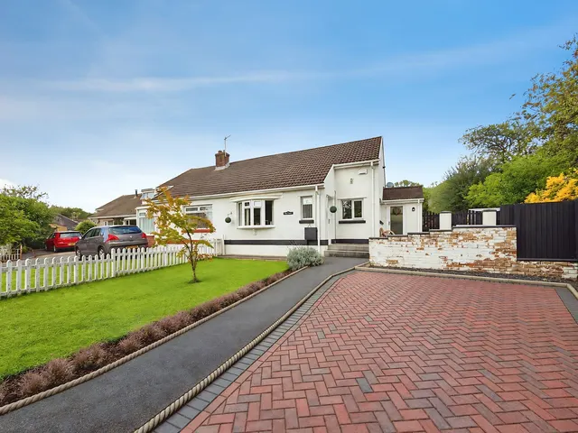 Bronvair, Sunny Hill, CF32, photo 1