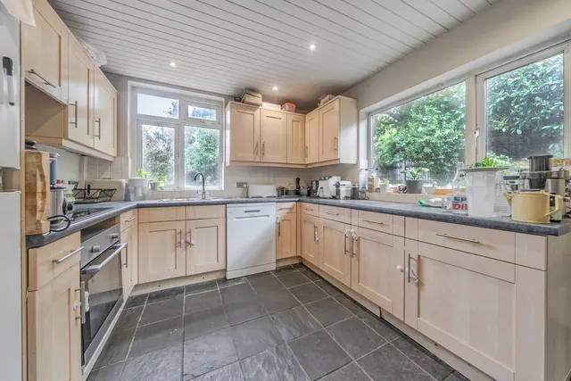 Photo 3 — Woodyates Road, Lee, London, SE12
