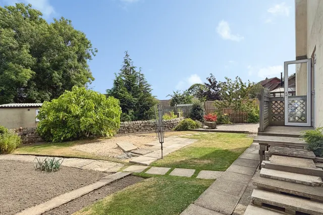 Silverdale Avenue, Guiseley, LS20, photo 2