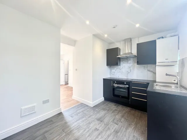 Photo 2 — Grenville Road, Beeston, NG9
