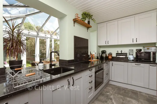 Stuart Road, Reigate, RH2, photo 3