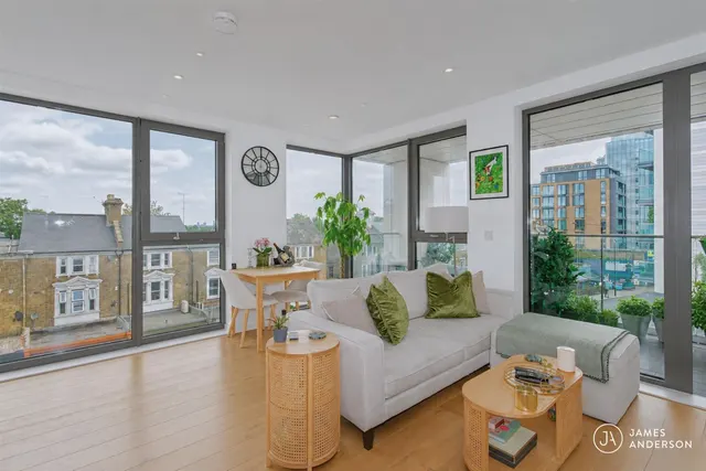 Upper Richmond Road, London, SW15, photo 3
