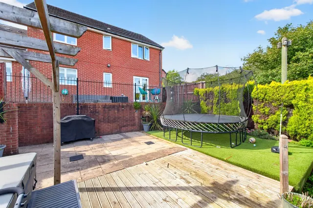 Clos Ysgallen Cardiff, CF15, photo 2