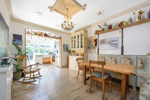 Photo 3 — 113 Woodstock Avenue, London