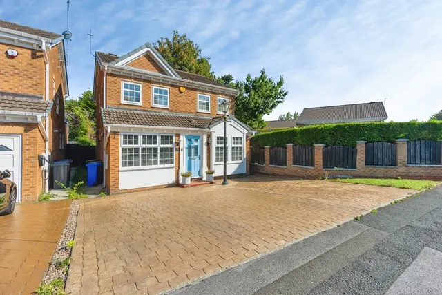 Willow Wood Close, ASHTON-UNDER-LYNE, Lancashire, OL6, photo 1