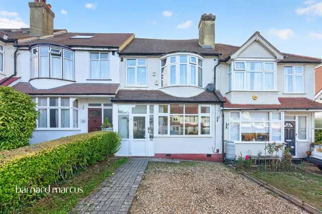 Bridgewood Road, Worcester Park, photo 1
