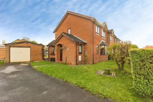 Town Gate Drive, Manchester, M41, photo 1