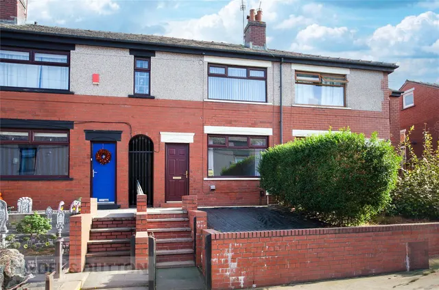 Clarendon Street, Lowerplace, OL16, photo 1