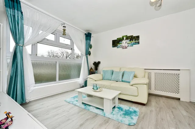 Grierson Close, Calne, SN11, photo 3
