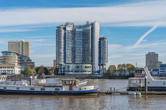 Photo 2 — Falcon Wharf, Battersea