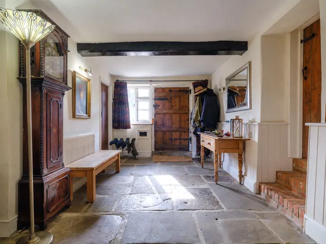 Highworth Road, South Marston, SN3, photo 3