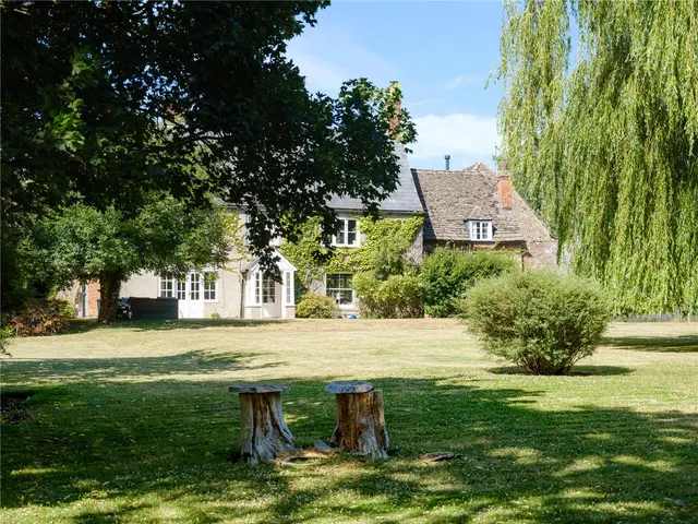 Highworth Road, South Marston, SN3, photo 2