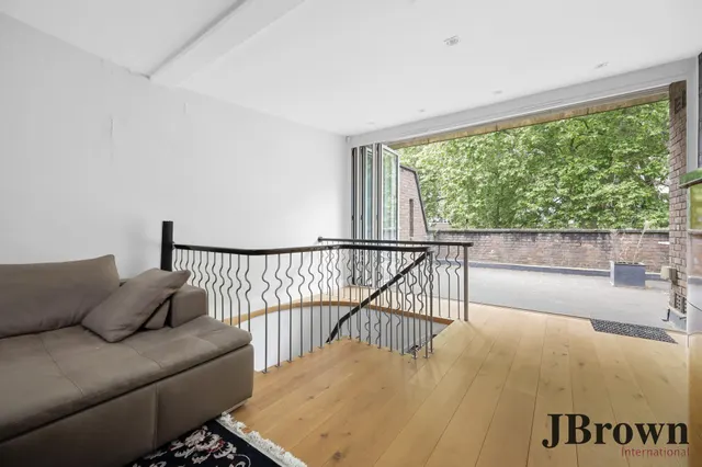 Norfolk Crescent, Connaught Village, W2, photo 3