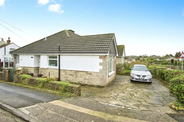St. Marys Close, Ryde, PO33, photo 1